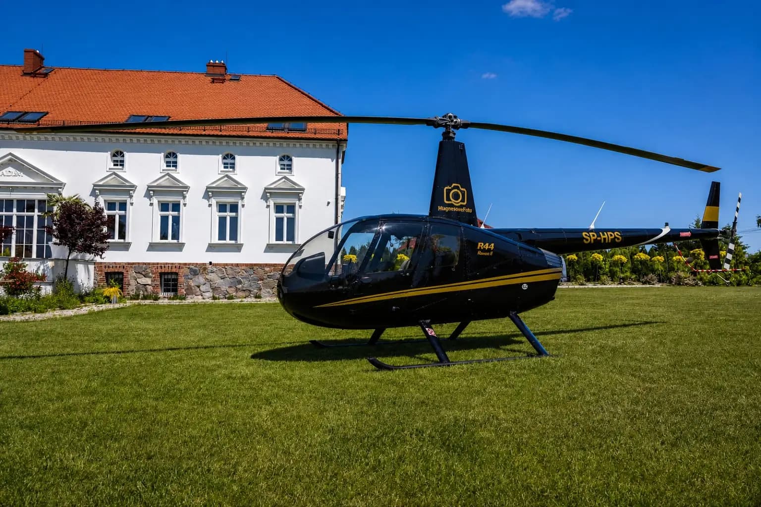Robinson R44 — zdjęcie 1